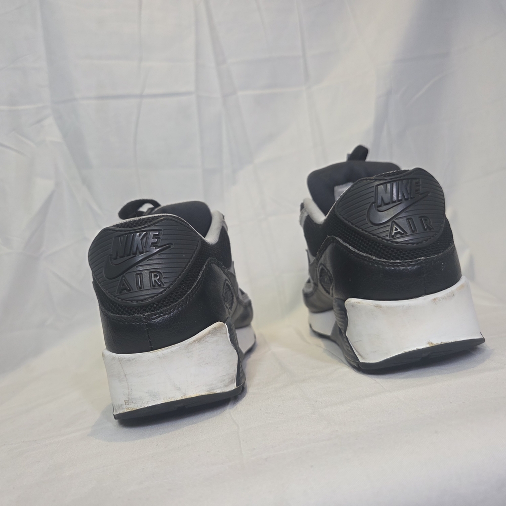Nike Air Max Black and Gray Sneakers Size 9 - Picture 6 of 12